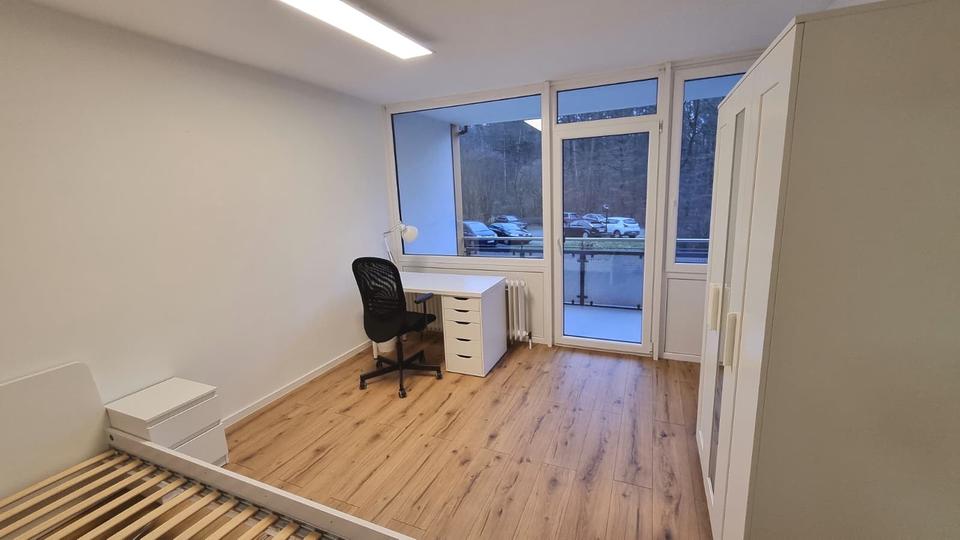 WG Zimmer in 3er WG - WG Neugründung 4 zimmer