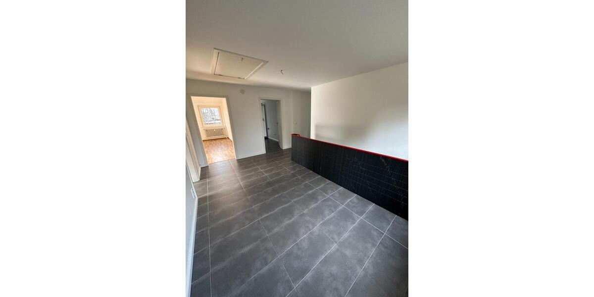 Dachgeschoßwohnung Oldendorf - 3 Zimmer, 90 m&sup2;, 810&euro; | Angebot:25944740