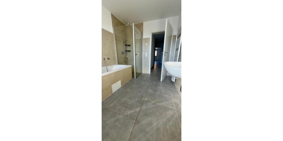 Etagenwohnung Bernburg (Saale) - 3 Zimmer, 87 m&sup2;, 740&euro; | Angebot:26278065