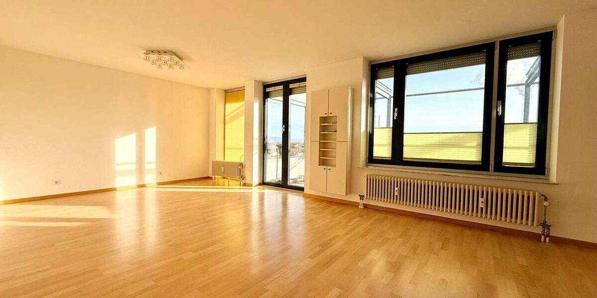 Lichtdurchflutete 5 ZKB-Dachterrassenwohnung in MA-Neckarau 5 zimmer