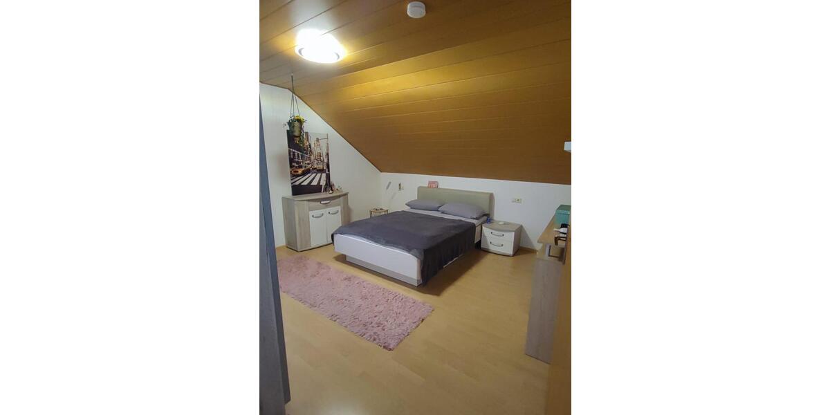 Dachgeschoßwohnung Deiningen - 3.5 Zimmer, 75 m&sup2;, 560&euro; | Angebot:26126815