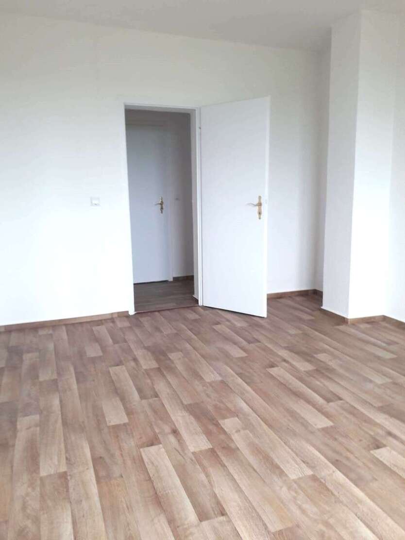 Erstbezug nach kompletter Renovierung. 3 zimmer