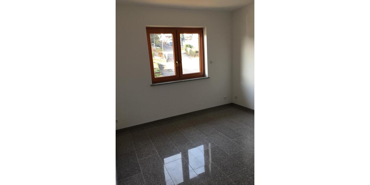 Etagenwohnung Saarbrücken Ensheim - 4 Zimmer, 105 m&sup2;, 850&euro; | Angebot:26225918