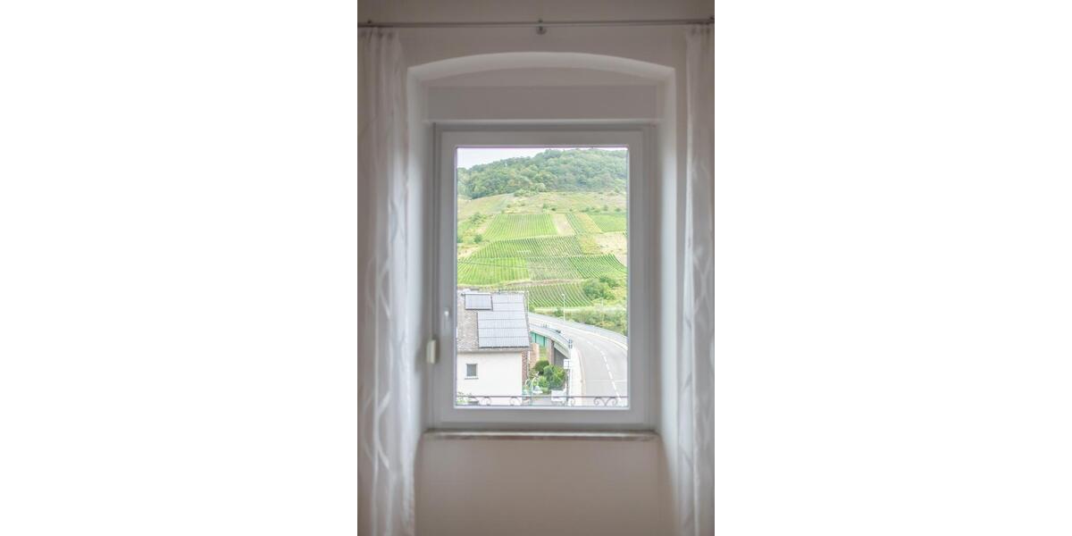 Etagenwohnung Reil - 7 Zimmer, 140 m&sup2;, 950&euro; | Angebot:26503843