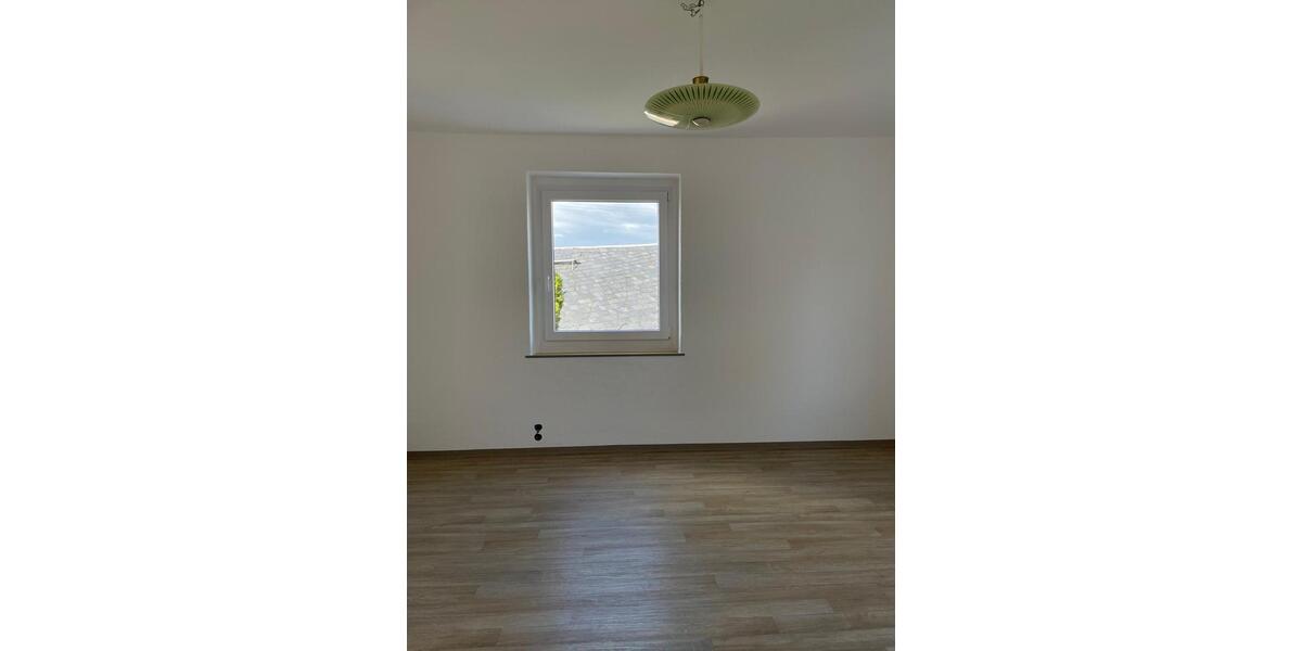 Etagenwohnung Zwönitz - 2 Zimmer, 45 m&sup2;, 300&euro; | Angebot:26477520