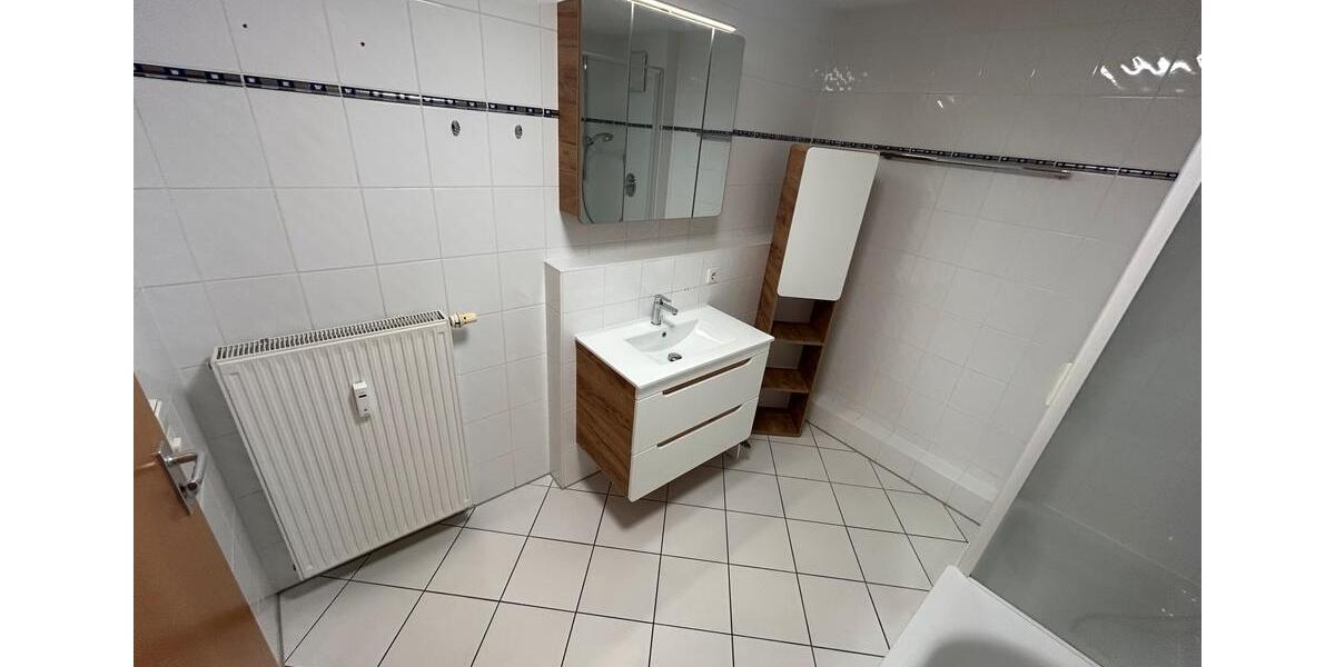 Etagenwohnung Freiberg am Neckar - 3 Zimmer, 79 m&sup2;, 1.100&euro; | Angebot:26045546