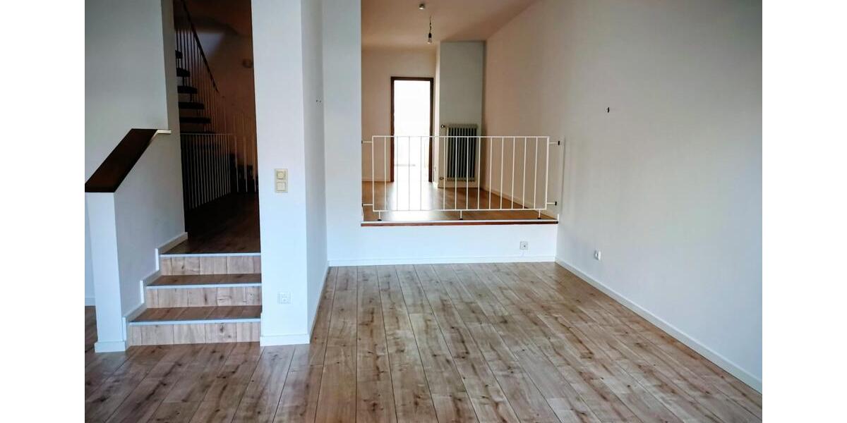 Reihenhaus München Moosach - 7 Zimmer, 173 m&sup2;, 3.100&euro; | Angebot:24466022