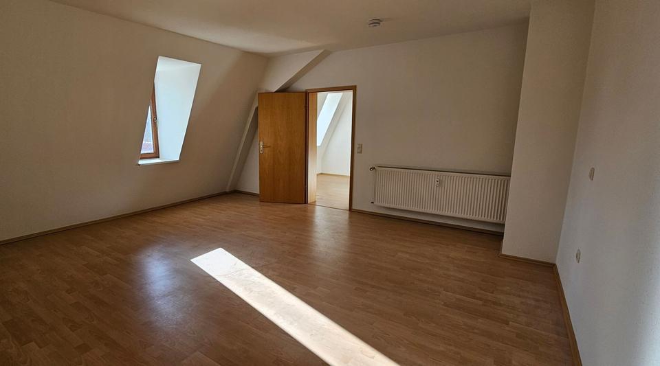 Gemütliche Dachgeschosswohnung in Mühlhausen 1 zimmer