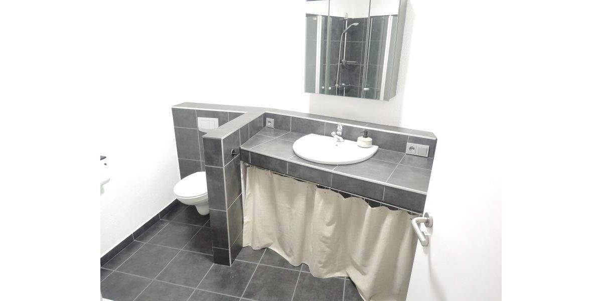 Gepflegte, helle Nichtraucher Eigentumswohnung mit Balkon und Tiefgaragenstellplatz in ruhiger Innenstadtlage 3 zimmer