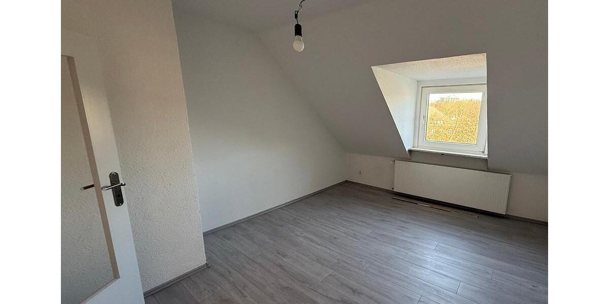 Dachgeschoßwohnung Gelsenkirchen - 3.5 Zimmer, 69 m&sup2;, 490&euro; | Angebot:26610407