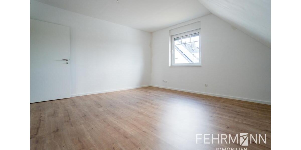 Dachgeschoßwohnung Emsbüren - 3 Zimmer, 129 m&sup2;, 980&euro; | Angebot:26335714