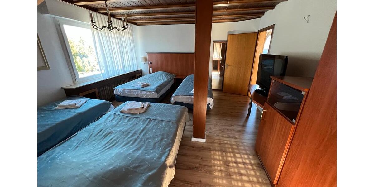 Wohnen auf Zeit Plettenberg - 3 Zimmer, 80 m&sup2;, 15&euro; | Angebot:10682592