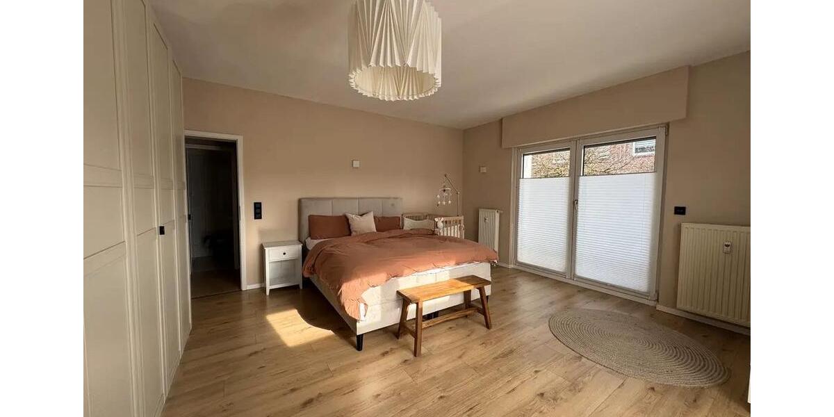 Maisonettenwohnung Duisburg Rheinhausen - 7 Zimmer, 210 m&sup2;, 2.499&euro; | Angebot:26702259