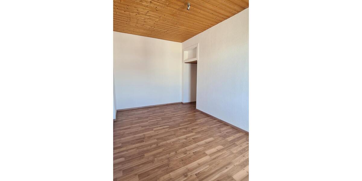 Etagenwohnung Hof Altstadt - 3 Zimmer, 92 m&sup2;, 598&euro; | Angebot:26633294