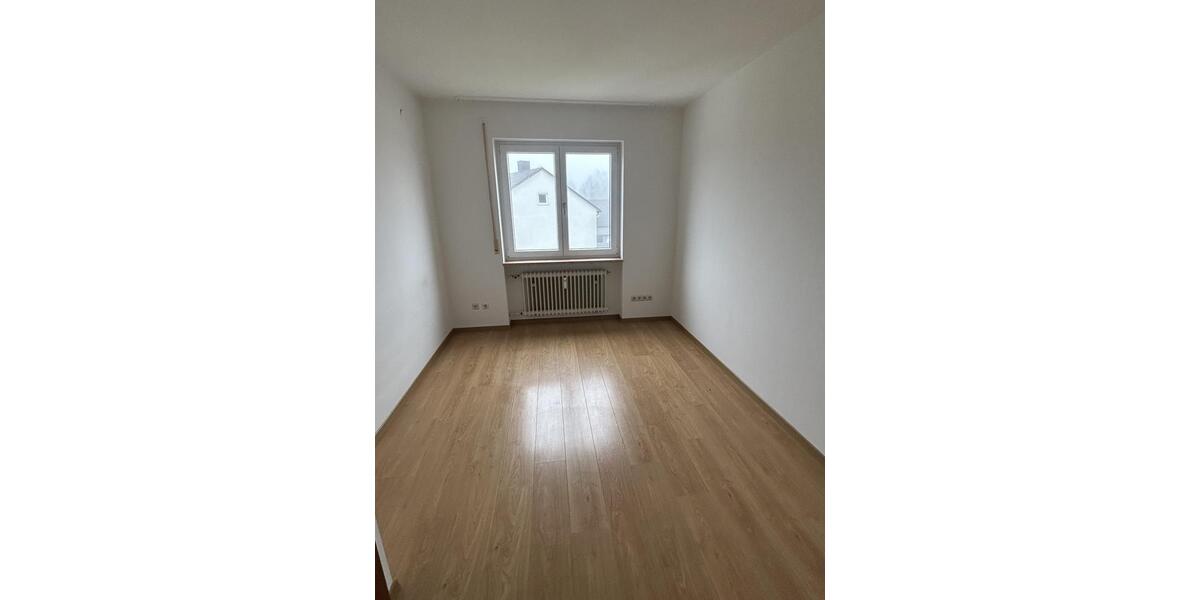 Dachgeschoßwohnung Dillingen an der Donau - 3 Zimmer, 94 m&sup2;, 730&euro; | Angebot:25496261