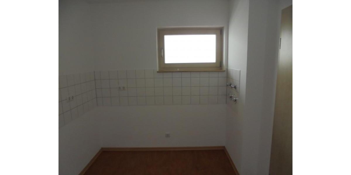 Etagenwohnung Saalfeld (Saale) - 2 Zimmer, 58 m&sup2;, 327&euro; | Angebot:24801995