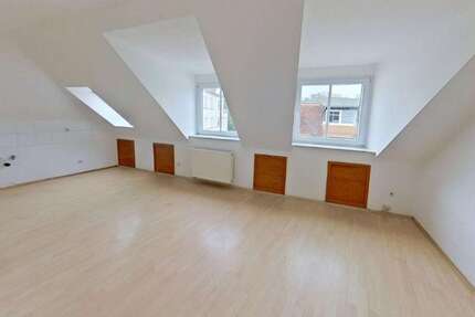 Wohnung Köthen - 1 Zimmer, 30 m&sup2;, 200&euro; | Angebot:26156279