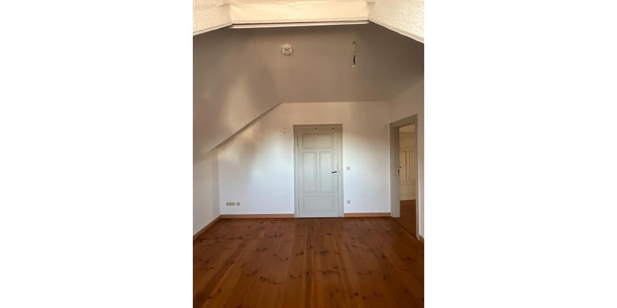Wohnen auf Zeit Coburg - 3 Zimmer, 150 m&sup2;, 400&euro; | Angebot:26066296