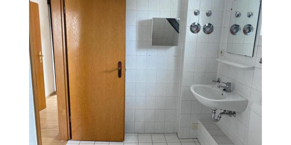 Dachgeschoßwohnung Guben - 1 Zimmer, 53 m&sup2;, 270&euro; | Angebot:24429102