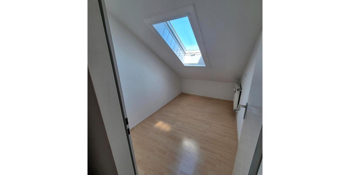 Dachgeschoßwohnung Marktrodach - 2.5 Zimmer, 85 m&sup2;, 580&euro; | Angebot:26454268