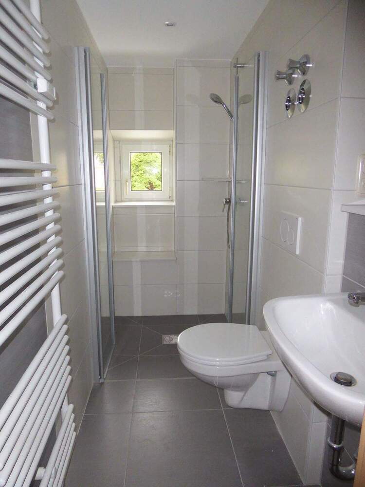 Komplettsanierung, 2-Raum-Wohung mit Dusche in Unterwellenborn