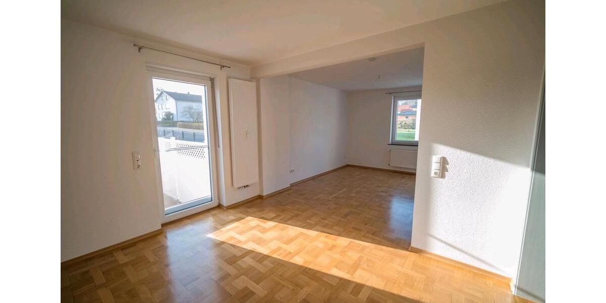 Erdgeschoßwohnung Hünfeld - 4 Zimmer, 120 m&sup2;, 660&euro; | Angebot:25054313