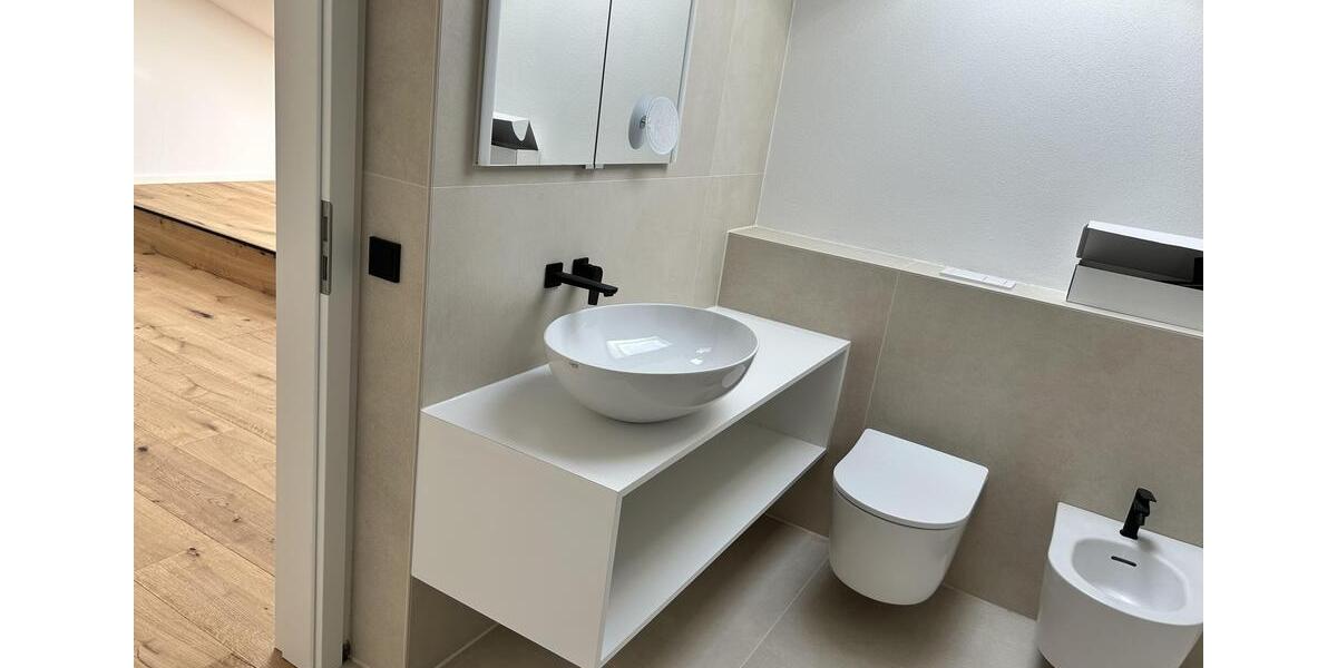 Etagenwohnung Bad Endorf - 4.5 Zimmer, 160 m&sup2;, 2.000&euro; | Angebot:25640042