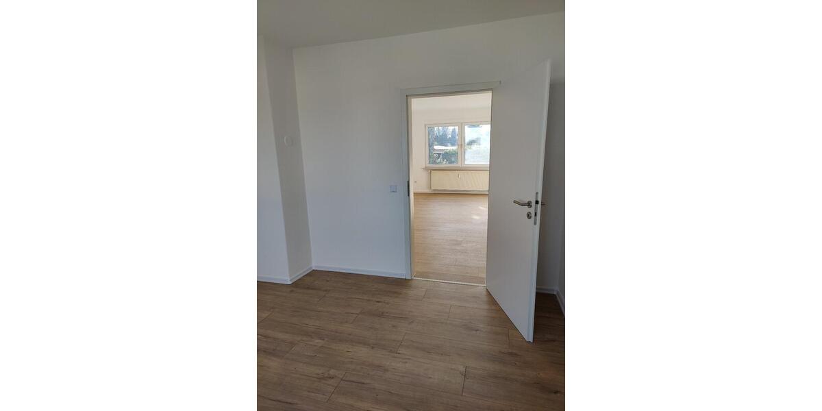 Hochparterre Gröningen - 4 Zimmer, 75 m&sup2;, 450&euro; | Angebot:26017868