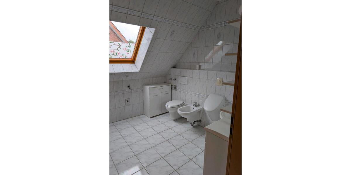 Dachgeschoßwohnung Hilter am Teutoburger Wald - 4 Zimmer, 148 m&sup2;, 1.100&euro; | Angebot:24721373