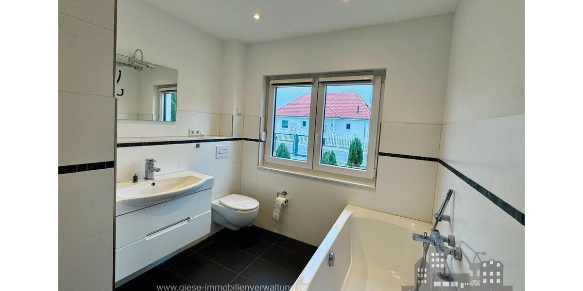 Einfamilienhaus Velten - 4 Zimmer, 100 m&sup2;, 2.000&euro; | Angebot:26570575