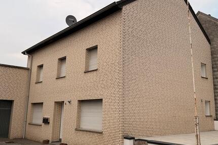 Haus Linnich - 8 Zimmer, 200 m&sup2;, 2.450&euro; | Angebot:27614999