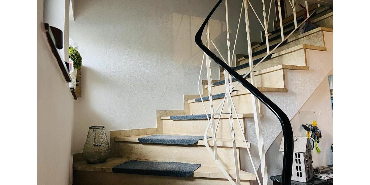 Einfamilienhaus Burghaun - 7 Zimmer, 160 m&sup2;, 1.500&euro; | Angebot:26280718