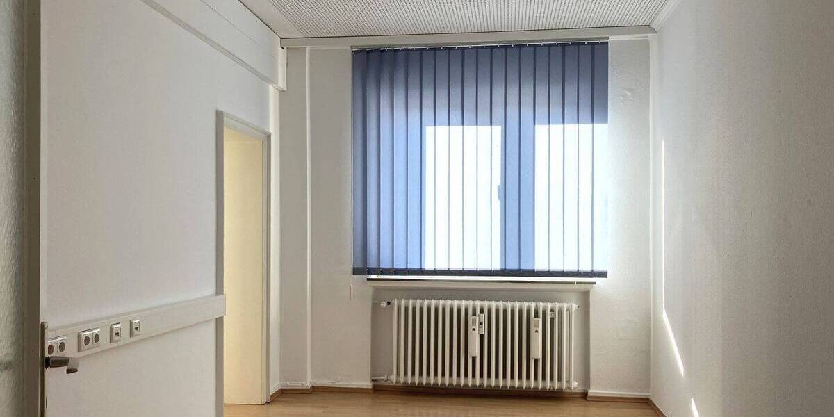 Gewerbeobjekt Kassel Mitte - 7 Zimmer, 1.570&euro; | Angebot:25996556