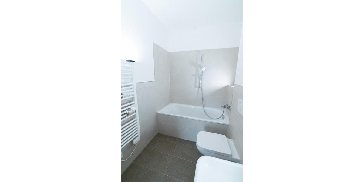 Etagenwohnung Frankfurt (Oder) - 2 Zimmer, 74 m&sup2;, 1.036&euro; | Angebot:25323145