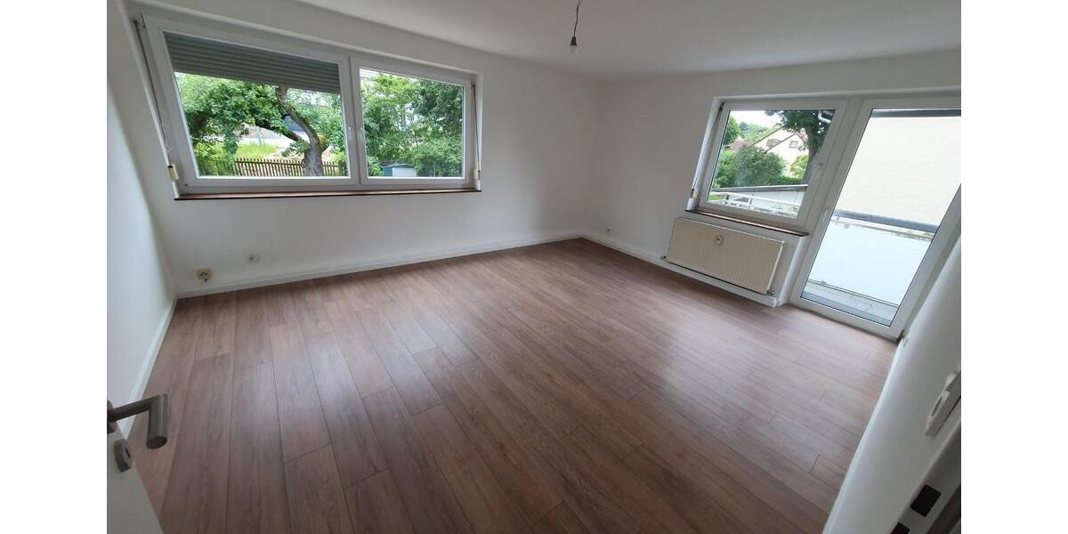 Etagenwohnung Lappersdorf - 3 Zimmer, 80 m&sup2;, 1.100&euro; | Angebot:25546638
