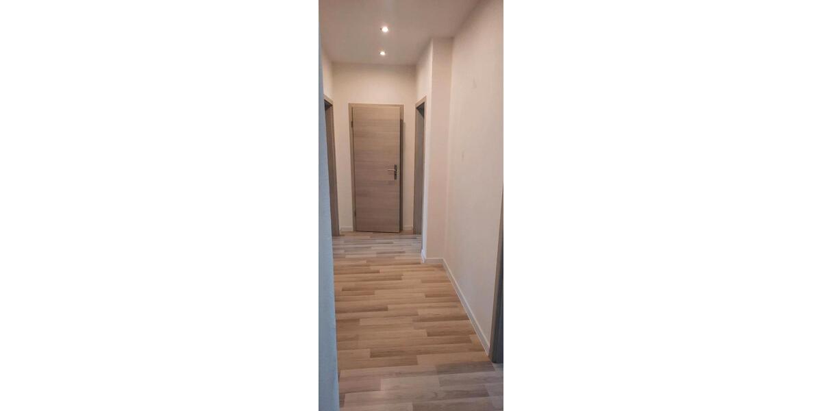 Etagenwohnung Plauen Altstadt - 5 Zimmer, 100 m&sup2;, 580&euro; | Angebot:26068141