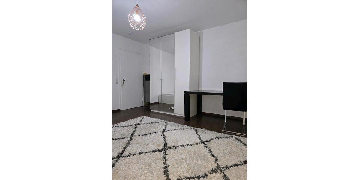 WG Zimmer in einer dreier WG 4 zimmer