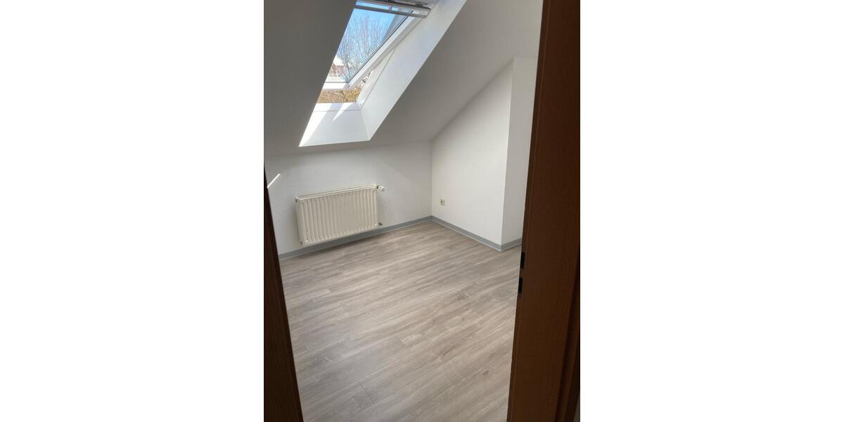 Dachgeschoßwohnung Oschatz - 3 Zimmer, 76 m&sup2;, 550&euro; | Angebot:26380353