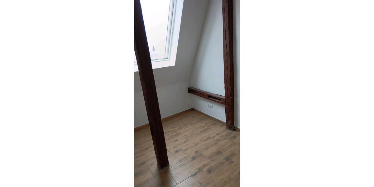 Dachgeschoßwohnung Forchheim - 5 Zimmer, 105 m&sup2;, 900&euro; | Angebot:26021077