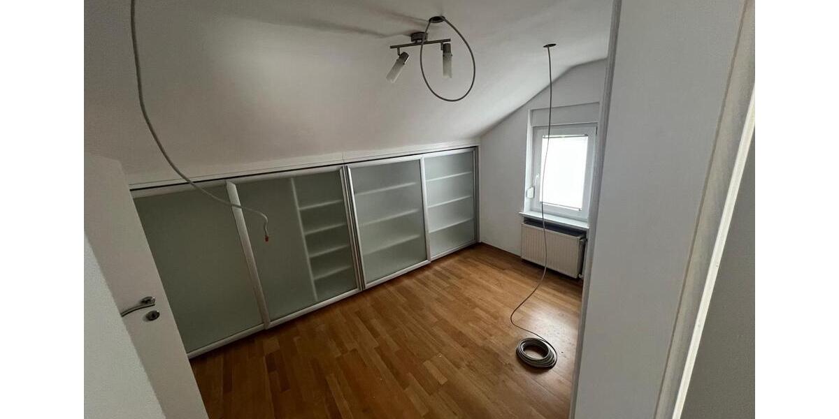 Etagenwohnung Burbach - 3 Zimmer, 95 m&sup2;, 1.100&euro; | Angebot:25867901
