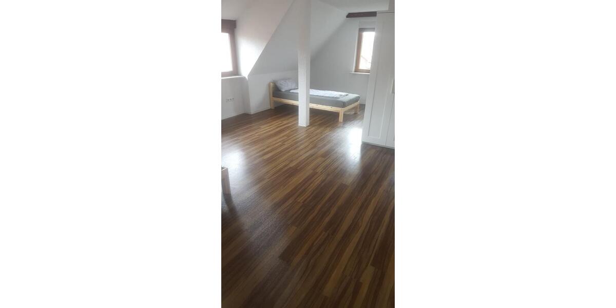 Wohnen auf Zeit Großbottwar - 8 Zimmer, 15 m&sup2;, 350&euro; | Angebot:25862944