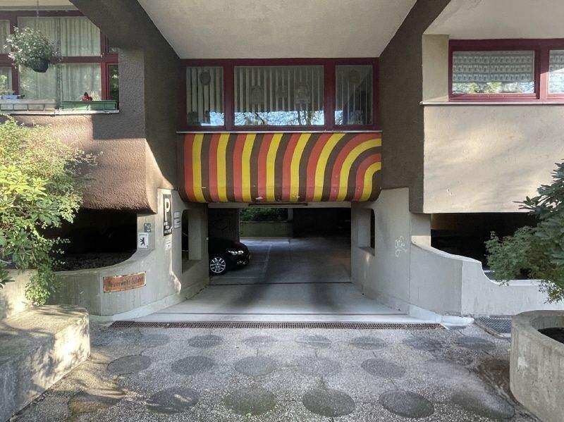 Tiefgaragenstellplatz in der Fehlerstr. 8 (Stellpl. 09) zimmer