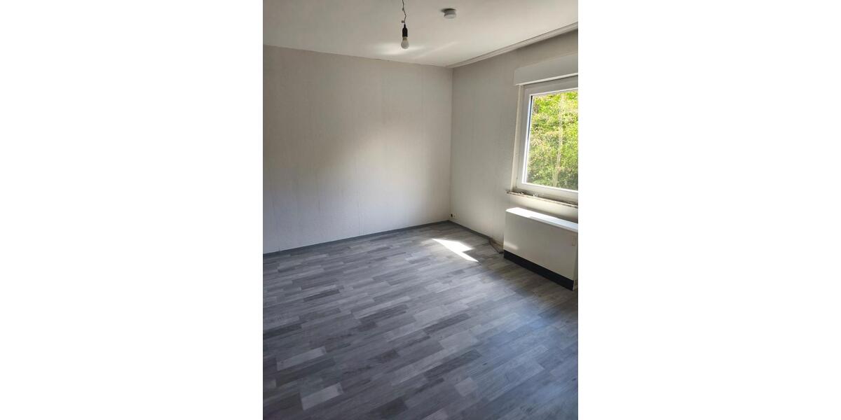 Etagenwohnung Netphen - 3 Zimmer, 95 m&sup2;, 650&euro; | Angebot:26611414