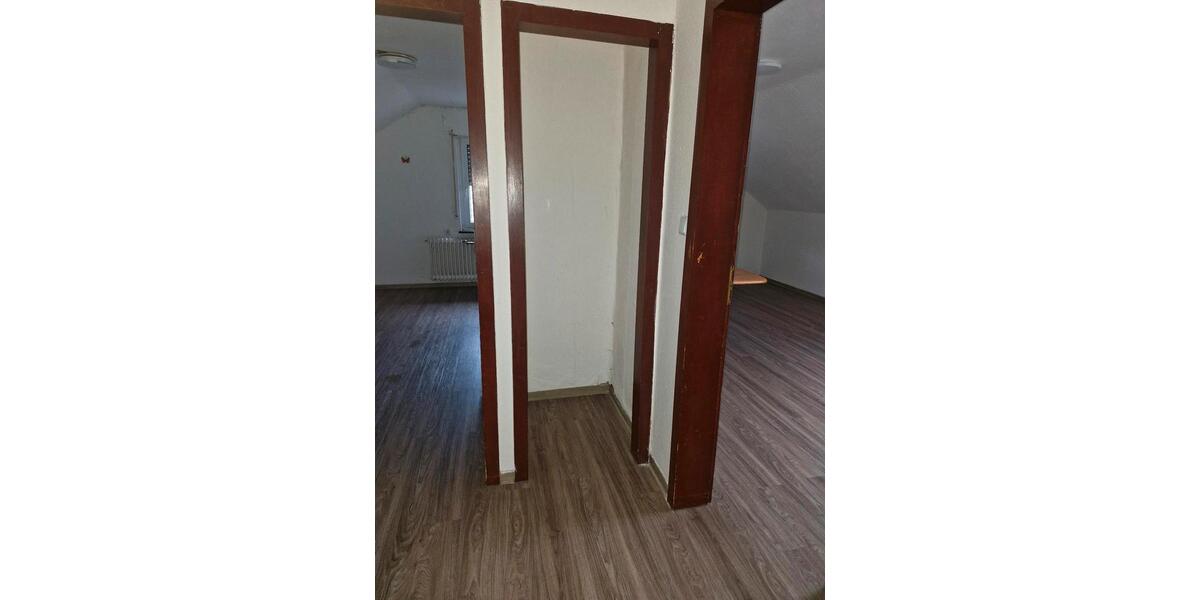 Dachgeschoßwohnung Michelstadt - 4 Zimmer, 110 m&sup2;, 850&euro; | Angebot:25405396