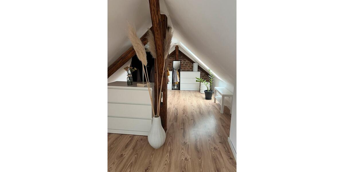 Dachgeschoßwohnung Velden - 3 Zimmer, 130 m&sup2;, 1.300&euro; | Angebot:25173852