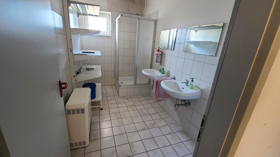 Erdgeschoßwohnung Ohrdruf - 3 Zimmer, 125 m&sup2;, 600&euro; | Angebot:26547482
