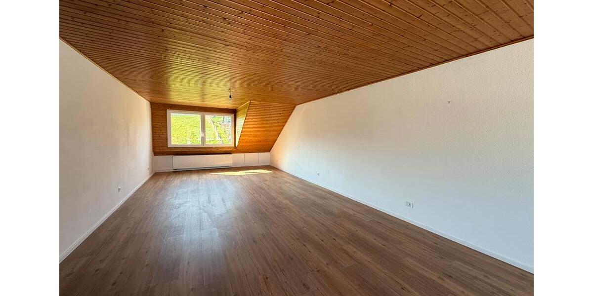 Dachgeschoßwohnung Leiwen - 3 Zimmer, 115 m&sup2;, 950&euro; | Angebot:25809741