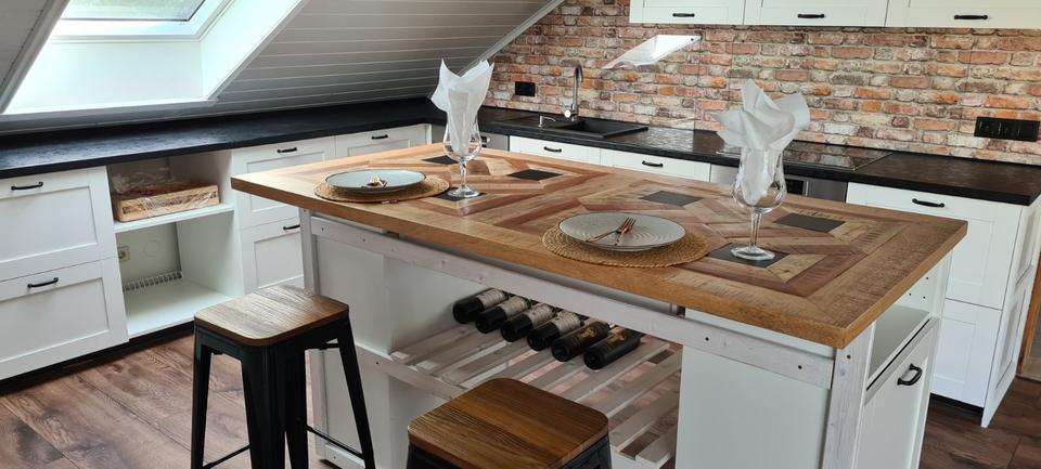 Dachgeschoßwohnung Grünsfeld - 2.5 Zimmer, 106 m&sup2;, 900&euro; | Angebot:25809966