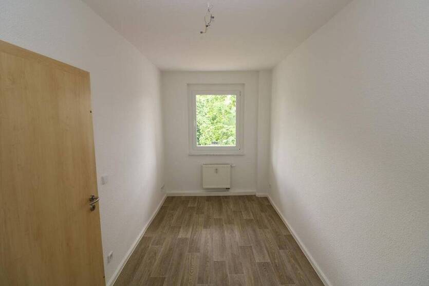 Das Salz in der Suppe...neu sanierte 3-RW mit Einbauküche, Dusche u. Ballkon!!!