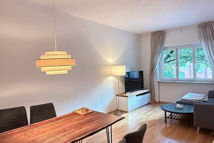 Frankfurt-Eckenheim, 3 Zi. 1. OG mit Wintergarten und Blick ins Grüne 3 zimmer